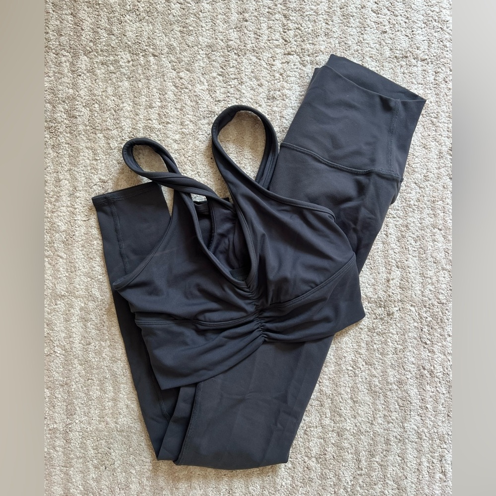 Alo 7/8 high waist airlift leggings and sports bra; size S (both); dark gray